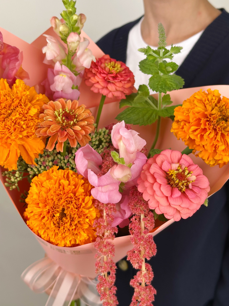 ЯРКИЙ БУКЕТ В ОСЕННИХ ТОНАХ ЯРКИЙ БУКЕТ В ОСЕННИХ ТОНАХ